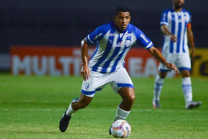 Volante Yago, que também passou pelo CRB, está de volta ao Azulão, após jogar no Guarani