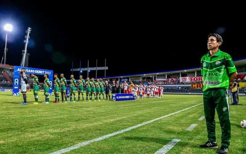Conhecido por armar boas defesas, técnico Alyson Dantas vem tendo início promissor no comando do Hulk
