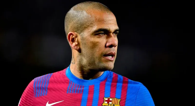 Ex-lateral do Barcelona e da Seleção Brasileira, Daniel Alves segue preso após acusação de agressão sexual