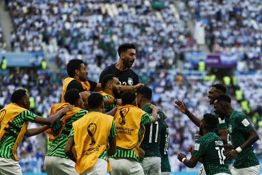 Zebra: jogadores da Arábia Saudita comemoram a vitória sobre a Argentina, na estreia da Copa do Catar: 2 a 1