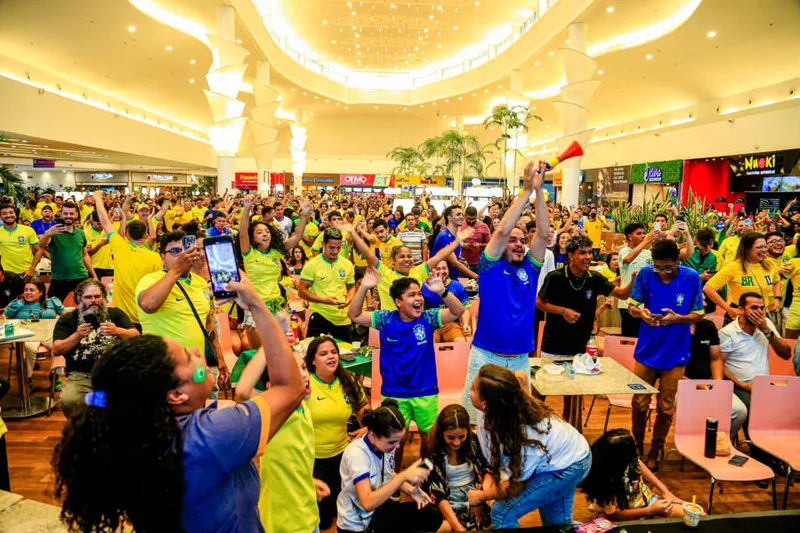Torcedores vibraram a valer com a vitória do Brasil sobre a Sérvia, por 2 a 0, no Catar