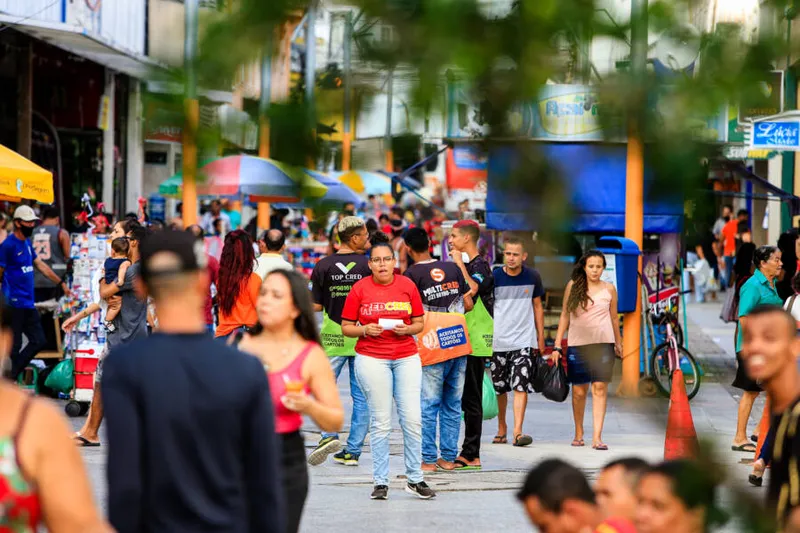 O IBGE ressalta que calcula a expectativa a partir de projeções populacionais