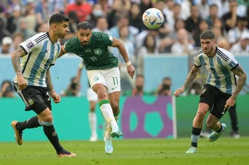 Argentina precisa vencer a Polônia para chegar às oitavas, enquanto Arábia Saudita quer ser a zebra