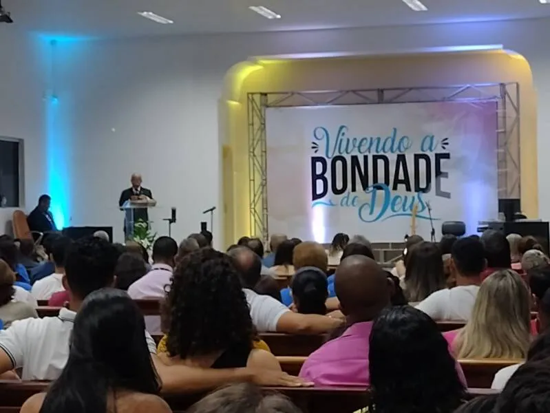 Pastor Jonas Bispo foi o mensageiro das duas noites festivas do aniversário de 46 anos da PIB de Delmiro Gouveia que, nos últimos dez anos, tem vivido o maior crescimento de sua história