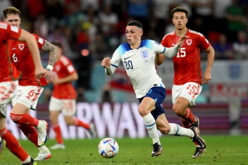 Ingleses voltaram a ter uma boa atuação e atropelaram País de Gales, com uma goleada por 3 a 0