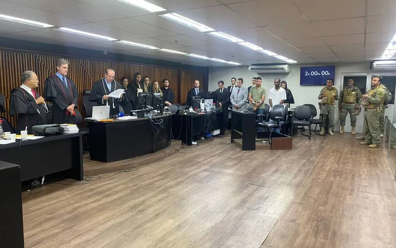 A condenação dos réus ocorreu após mais de trinta horas de julgamento na capital