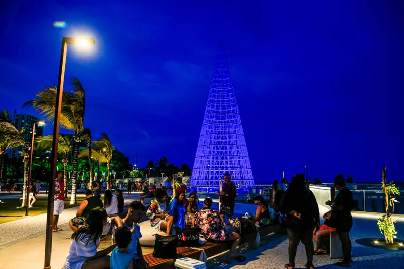 Maceió, 21 de novembro de 2022

Árvore gigante de 37 metros, decoração especial de Natal no Marco dos Corais, na Praia de Ponta Verde, em Maceió. Alagoas - Brasil.

Foto:@Ailton Cruz