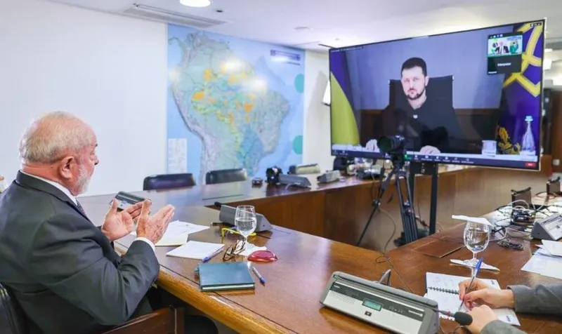 Imagem ilustrativa da imagem LULA DIZ A ZELENSKY QUE VISITARÁ A UCRÂNIA EM ‘MOMENTO OPORTUNO’