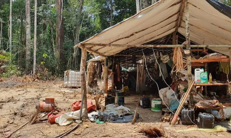 Imagem ilustrativa da imagem LULA MANDA BARRAR TRÁFEGOS AÉREO E FLUVIAL EM TERRA YANOMAMI