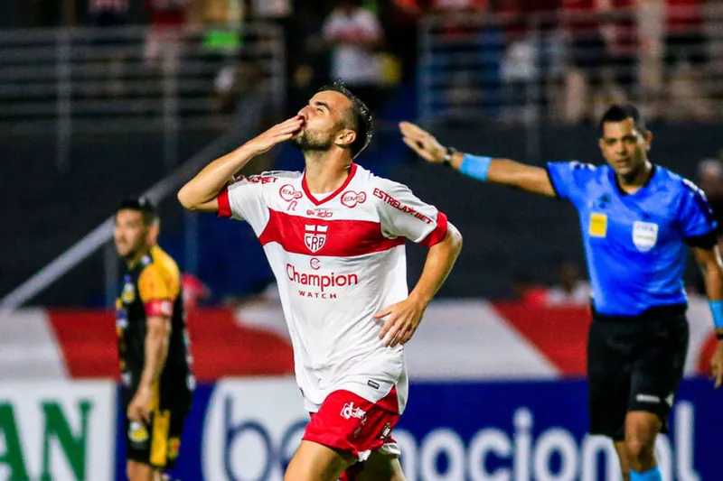 Meia Rafael Longuine teve um grande ano vestindo a camisa do CRB, sobretudo na Série B do Brasileiro