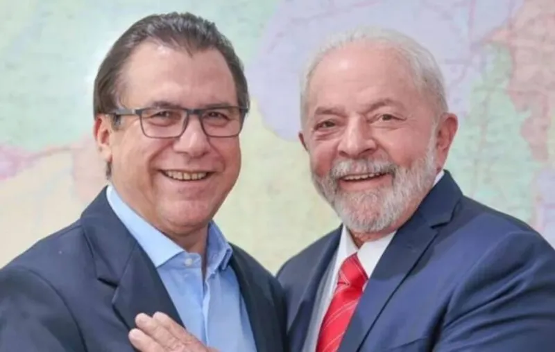 Imagem ilustrativa da imagem Lula anuncia Marinho para o Trabalho e convida Josué para a Indústria