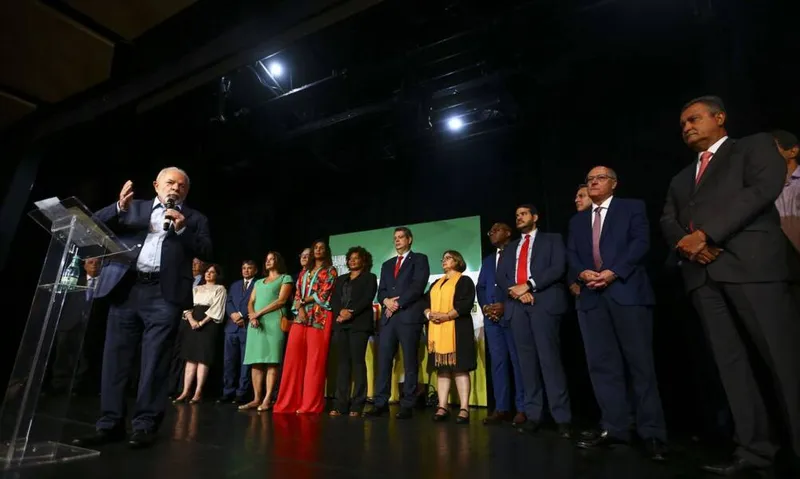 Imagem ilustrativa da imagem Lula anuncia mais 16 ministros da futura gestão
