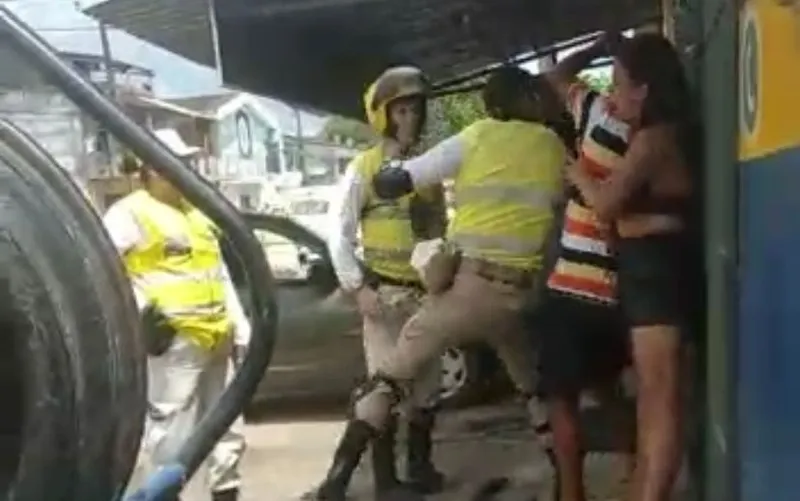 Não há informações sobre o que pode ter motivado a briga inicial envolvendo o agente do Ronda no Bairro