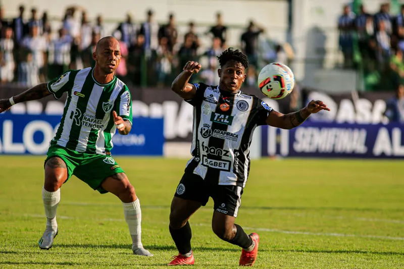 Coruripe, 12 de março de 2023
Lance do jogo entre Murici e ASA, partida válida pela 1º SEMIFINAL do Campeonato Alagoano, de 2023 realizada no Estádio José Gomes da Costa, em Murici. Alagoas - Brasil.
Foto: Ailton Cruz