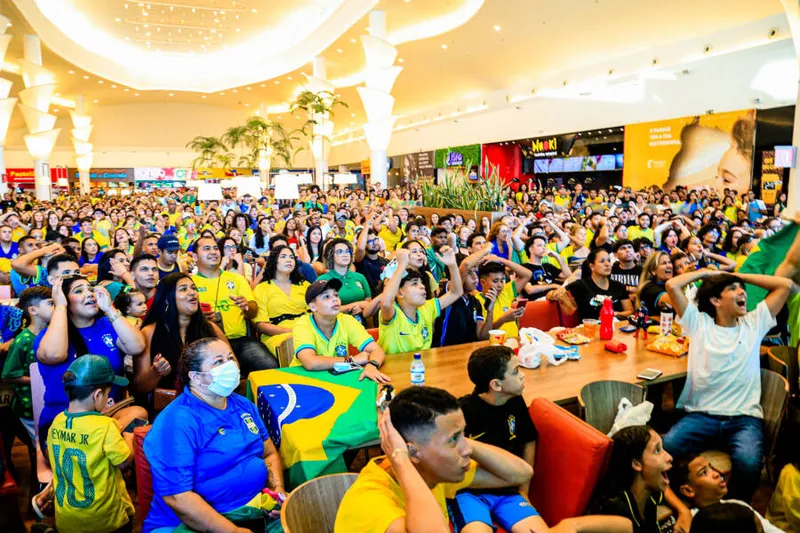 Torcedores lotaram o shopping para torcer pelo Brasil, mas a vitória da Seleção não veio