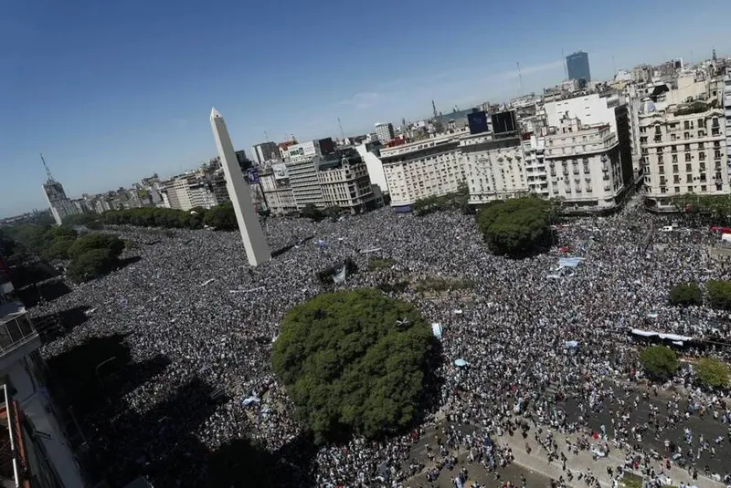 Imagem aérea da região onde fica localizado o Obelisco, ponto turístico de Buenos Aires