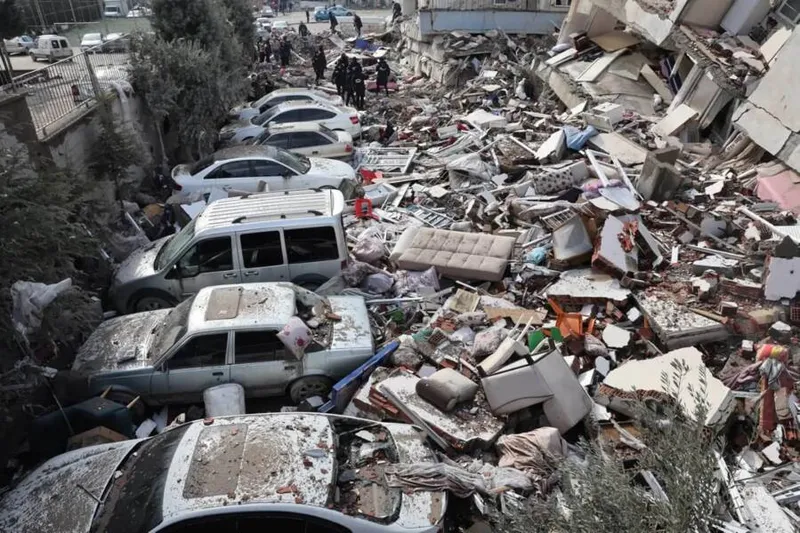 O governo turco afirma que cerca de 13,5 milhões de pessoas foram afetada por terremoto