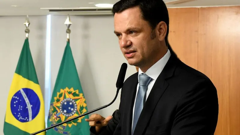 Imagem ilustrativa da imagem PF ENCONTRA NA CASA DE EX-MINISTRO MINUTA QUE SERIA PARA MUDAR ELEIÇÃO