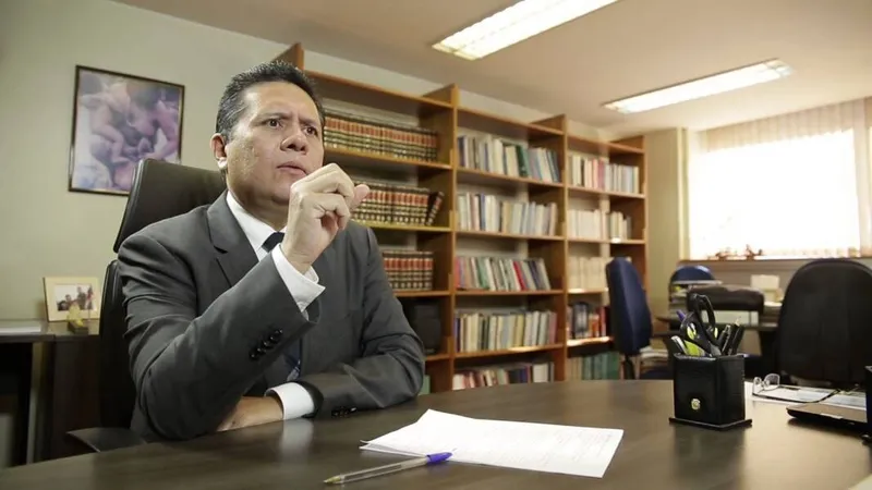 Imagem ilustrativa da imagem PGR DENUNCIA 39 PESSOAS POR INVASÃO DE PRÉDIOS PÚBLICOS NO DF