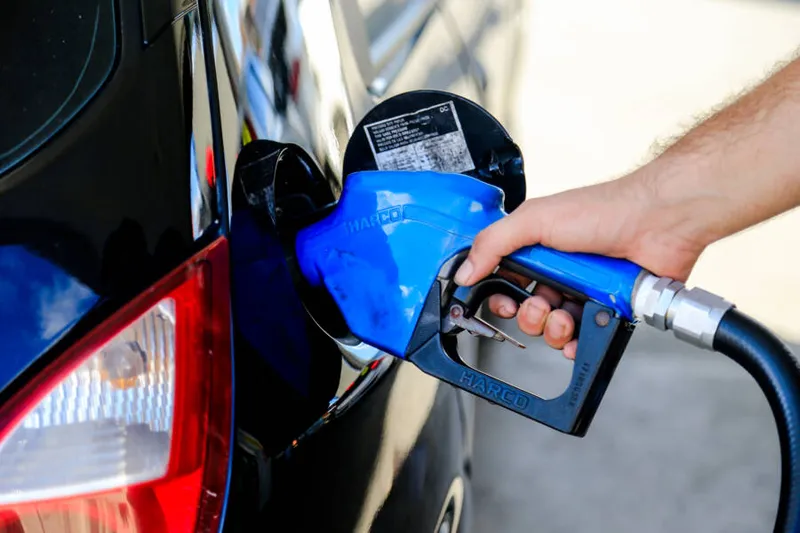 Desde o reajuste, o preço do diesel S-10 nas bombas tem queda acumulada de 4,5%