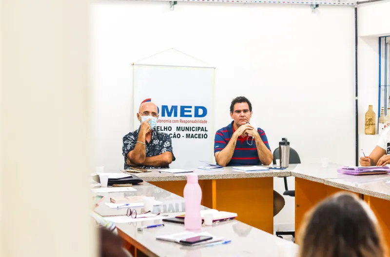 Imagem ilustrativa da imagem PREFEITURA NOMEIA 19 NOVOS MEMBROS DO CONSELHO MUNICIPAL DE EDUCAÇÃO
