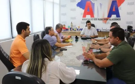 Imagem ilustrativa da imagem Prefeitos discutem alternativas para manter Operação Carro-Pipa em AL