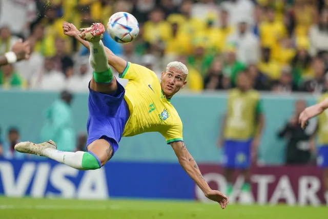 Golaço de Richarlison contra a Sérvia na Copa do Mundo irá concorrer ao prêmio Puskás, dado ao gol mais bonito