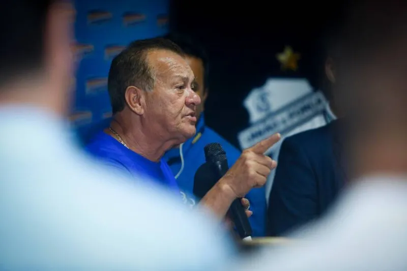 Rafael Tenório irá se reunir com outros conselheiros para falar sobre novo CT e finanças