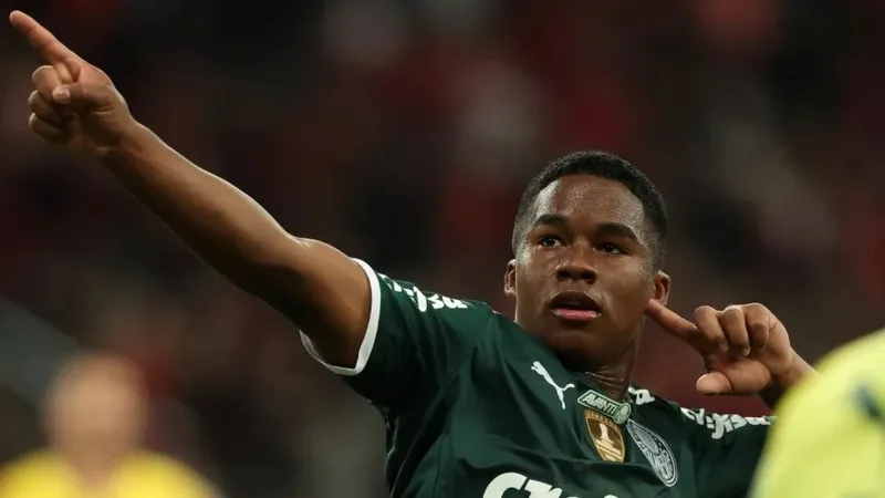 Maior joia do futebol brasileiro na atualidade, Endrick pode render ao Palmeiras cerca de 400 milhões de reais