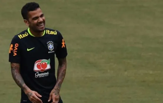 Aos 39 anos, lateral direito Daniel Alves disputará a sua terceira Copa do Mundo