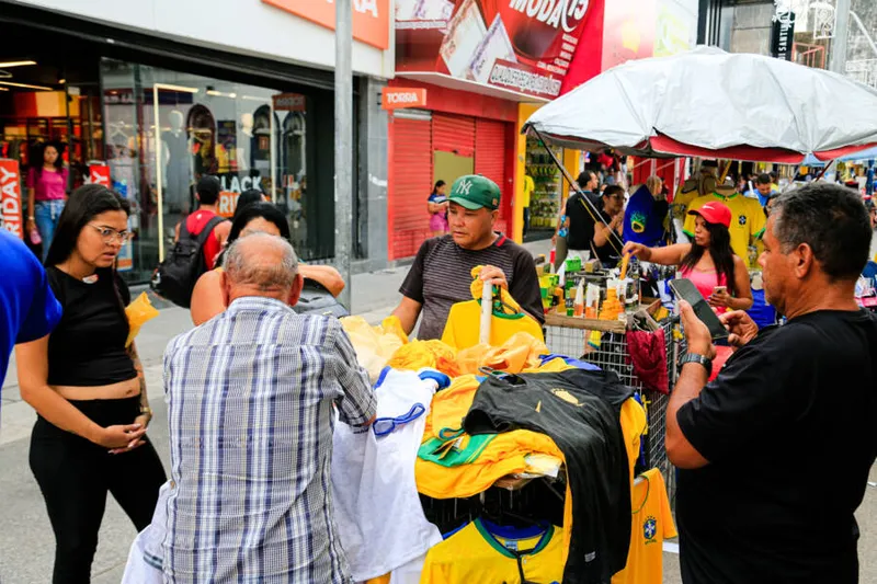MSomente em dezembro, o volume de vendas do comércio varejista cresceu 1,6% no Estado