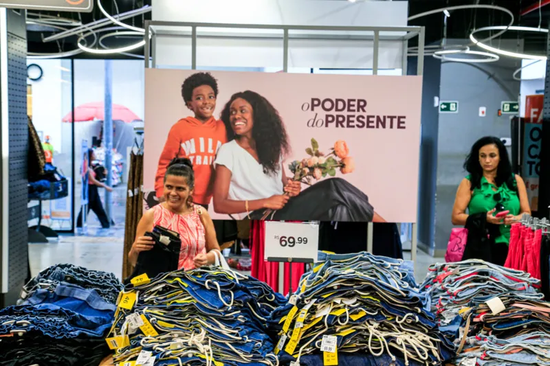 A maioria das compras deve ser feita em pequenos estabelecimentos e comércio