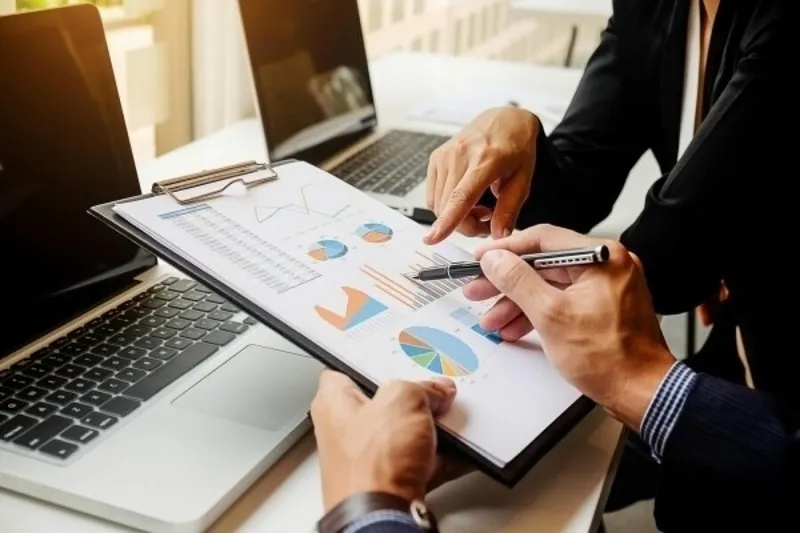 A classificação de crédito varia feita pela Fitch Ratings de “AAA” (mais positiva) a “D” (menos positiva)