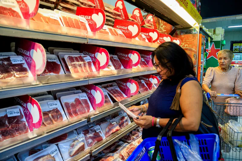 Em fevereiro, houve uma queda no preço das carnes vermelhas de 1,63%, aponta o IBGE