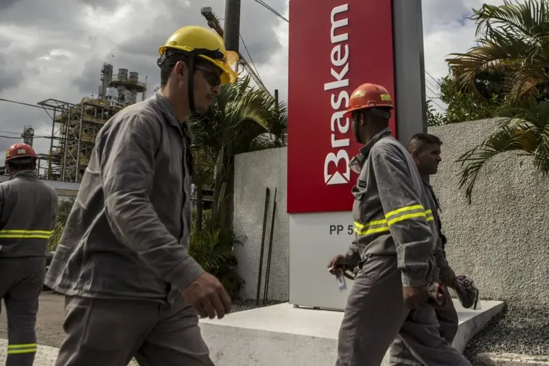 A proposta da empresa americana Apollo compreende 100% das ações da petroquímica