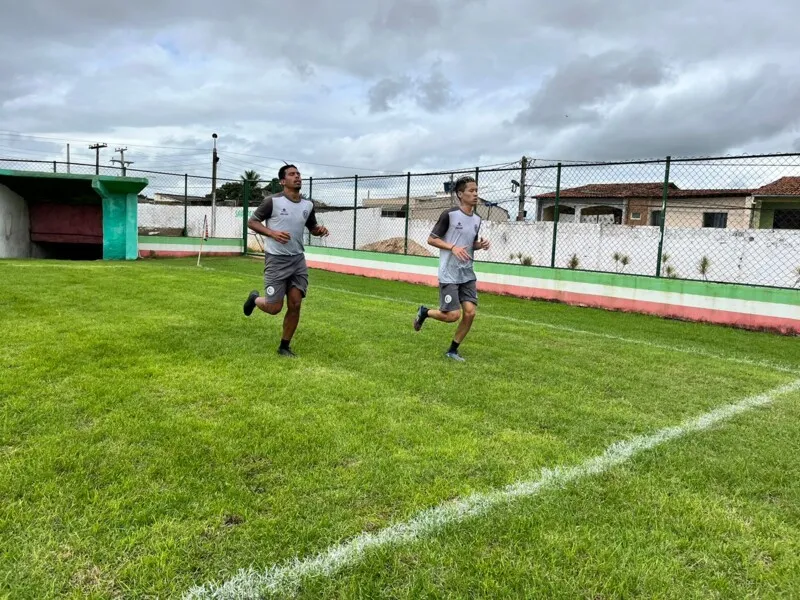 Yamada e Jonathan Bocão correram no gramado do Estádio Juca Sampaio e seguem preparação para estreia
