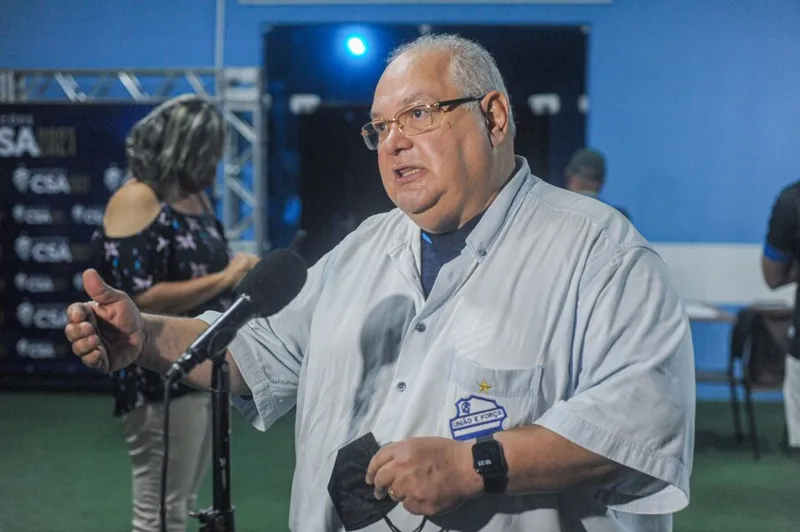 Omar Coêlho teve uma passagem extremamente turbulenta pelo CSA, tendo atritos com Conselho e Rafael Tenório