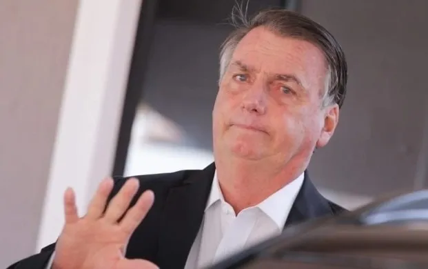 Imagem ilustrativa da imagem BOLSONARO É ALVO DE OPERAÇÃO DA PF SOBRE CARTÃO DE VACINAÇÃO