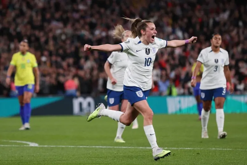 Seleção Brasileira até empatou com a Inglaterra, mas perdeu, por 4 a 2, nos pênaltis da Finalíssima