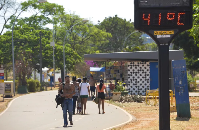 Onda de calor atinge Brasília (Wilson Dias/Agência Brasil)