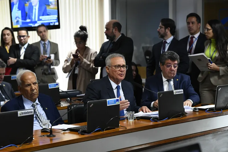 Renan Calheiros disse que a contratação do empréstimo tem como objetivo melhorar a efetividade governamental