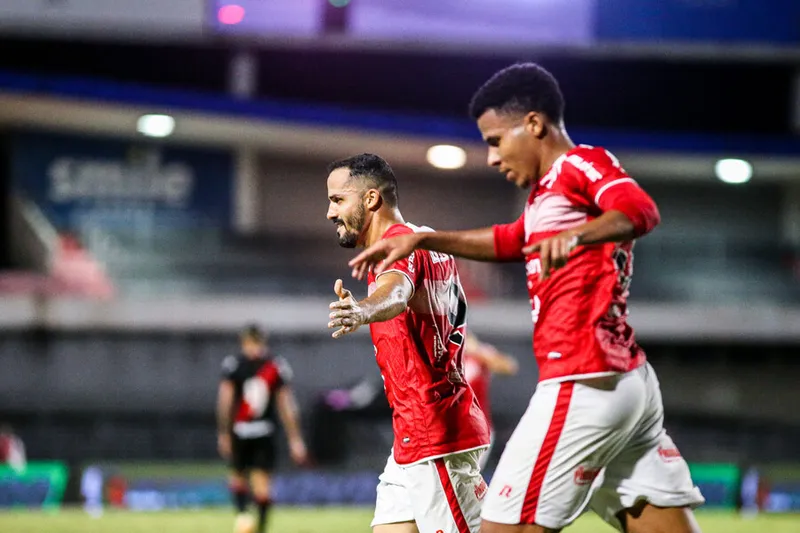 Anselmo Ramon foi o destaque do Galo na vitória sobre o Atlético-GO, no Trapichão