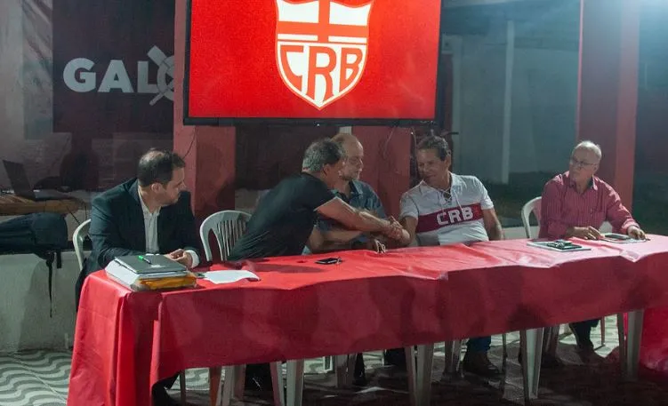 Galo de Campina tem mais um superávit nas contas e deixa para trás problemas financeiros