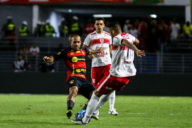 Neste mês, o Galo venceu o Leão por 2 a 0, em jogo atrasado da primeira rodada