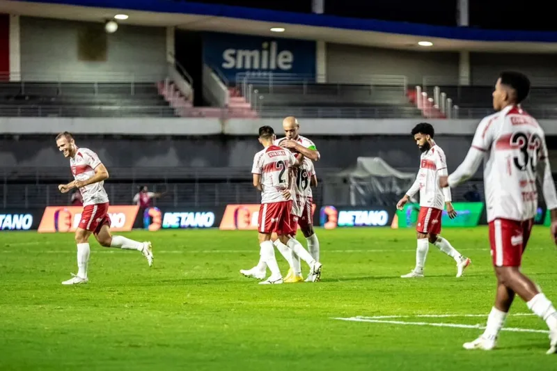 Galo conseguiu ter uma atuação invejável e superou o Mirassol no Estádio Rei Pelé com gols de João Paulo e Rômulo