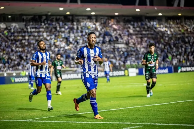 Atacante Tomas Bastos assinalou três gols, até o momento, na Série C, com a camisa do CSA