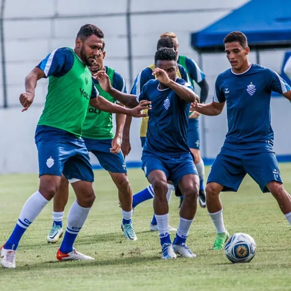 Elenco do CSA segue treinando firme de olho na decisão contra o Inter-RS, nesta quinta-feira (27)