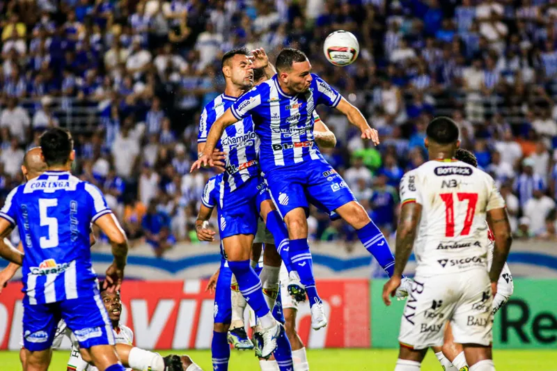 Maceió, 09 de agosto de 2022
Lance do jogo entre CSA e Brusque, partida válida pela 23ª rodada da Série B do Campeonato Brasileiro, realizada no Estádio Rei Pelé em Maceió, Alagoas - Brasil.
Foto: Ailton Cruz