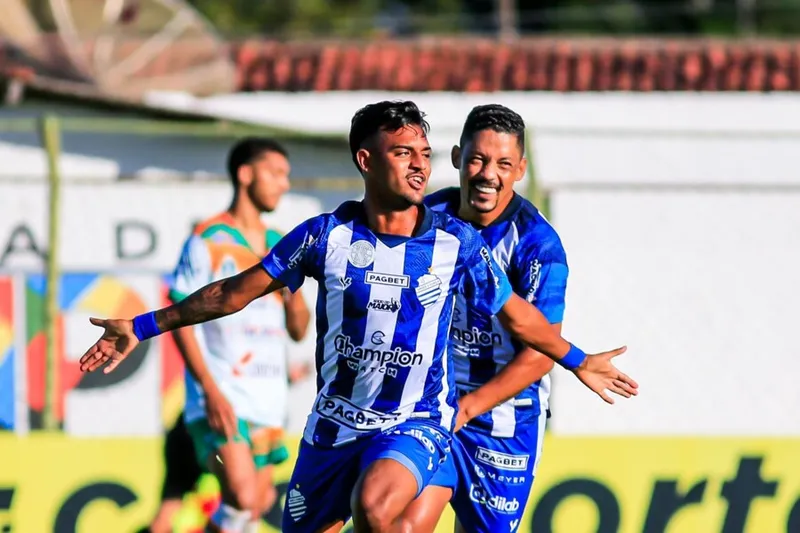 Atacante Ruan encontra-se em fase de aprimoramento físico no Azulão