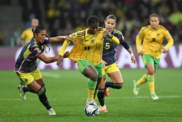Momento do jogo entre Jamaica e Colômbia, quando as colombianas venceram por 1 a 0 e se classificaram